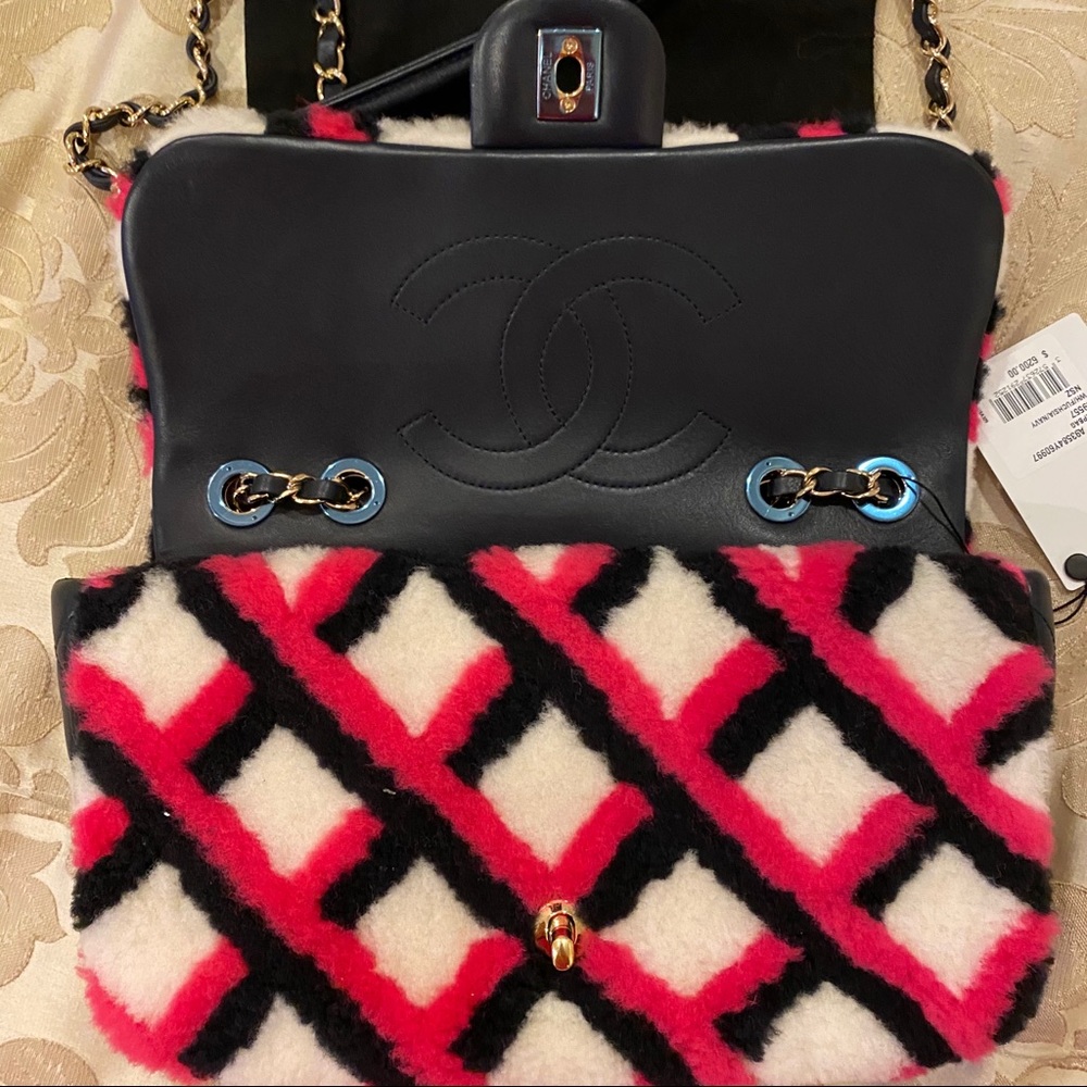NWT CHANEL lambskin shearling medium flap - Picture 3 of 8
